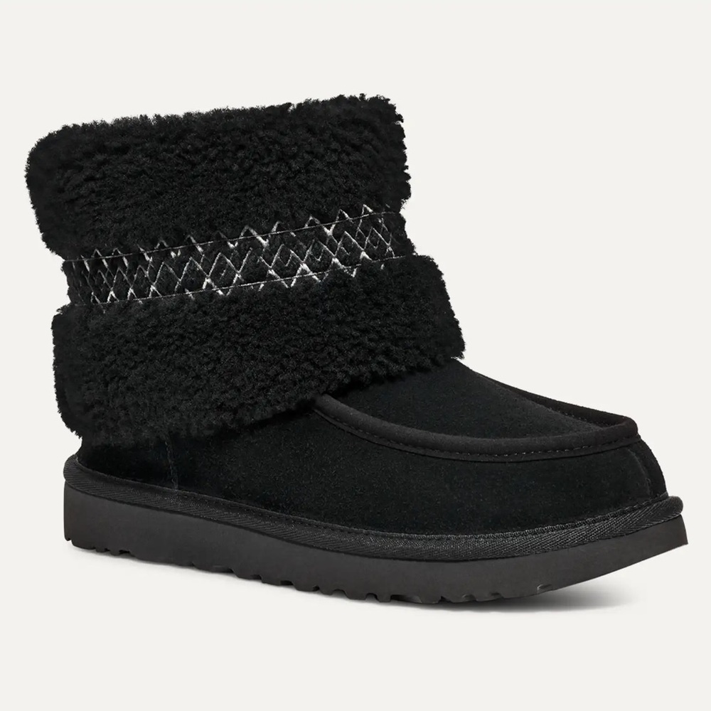 NWT UGG Mini Braided Boots!
